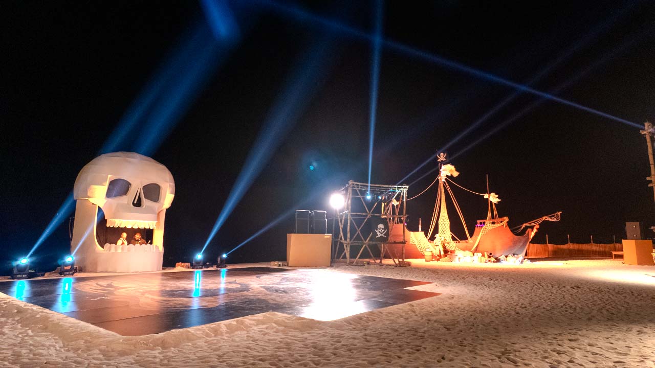 ipg-night-beach-party-skull-stage-design-lighting-pirate-ship-mauritius.jpg