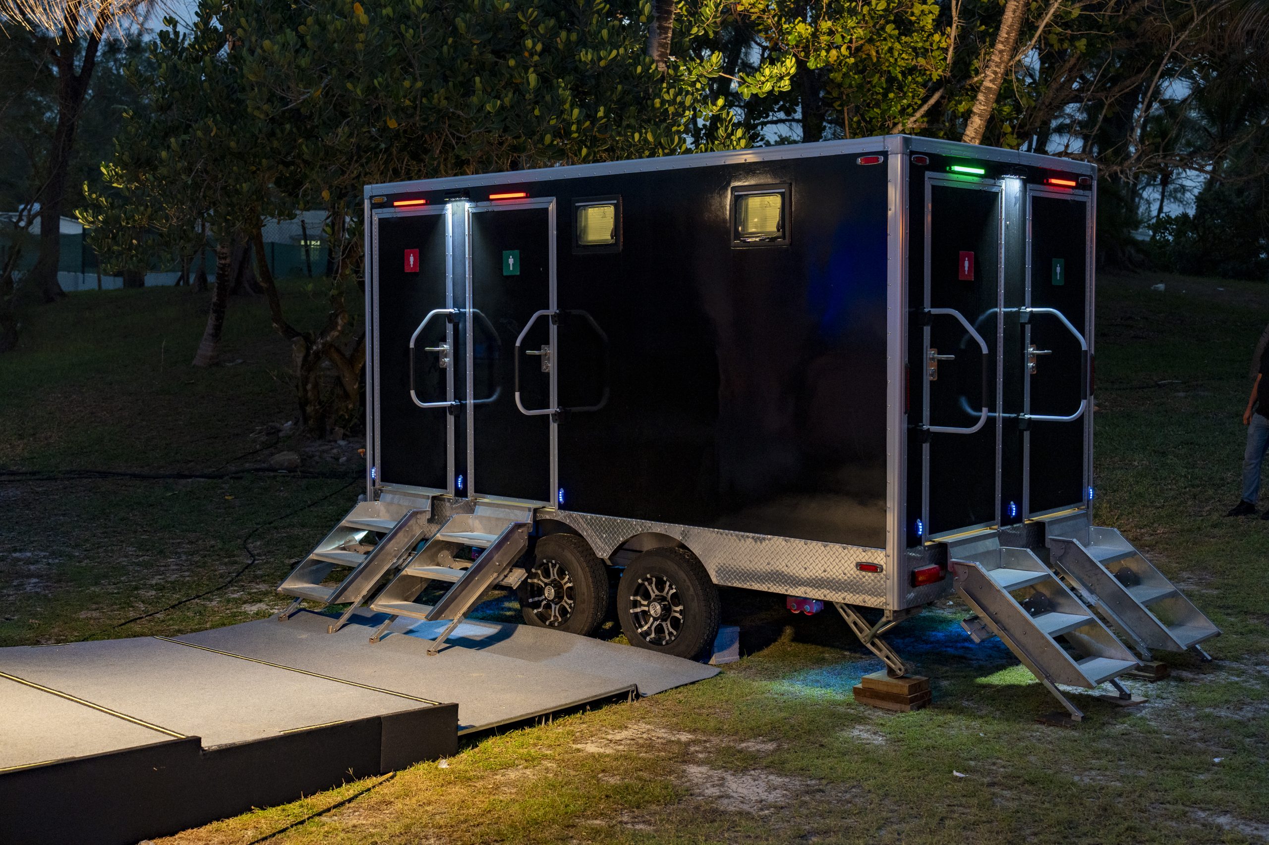Mobile Toilet Trailer for…