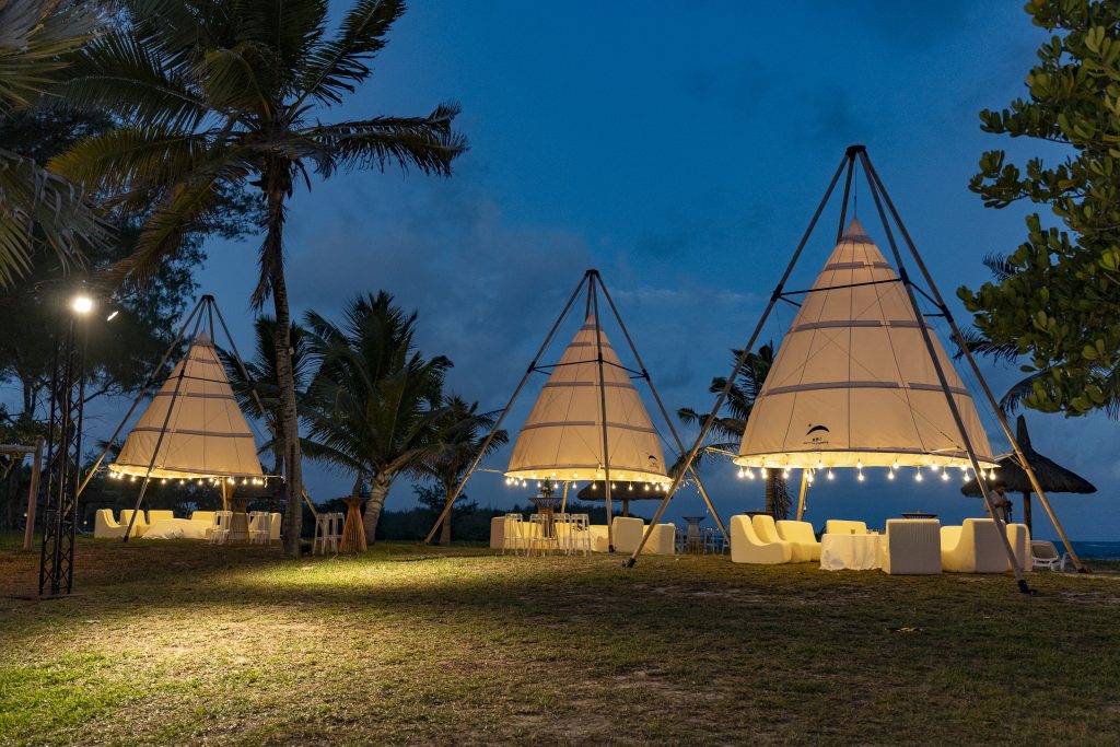 Gala Night Mauritius with clear marquee, chandeliers, Gatsby bar, tipi cocktail zone and elegant event styling