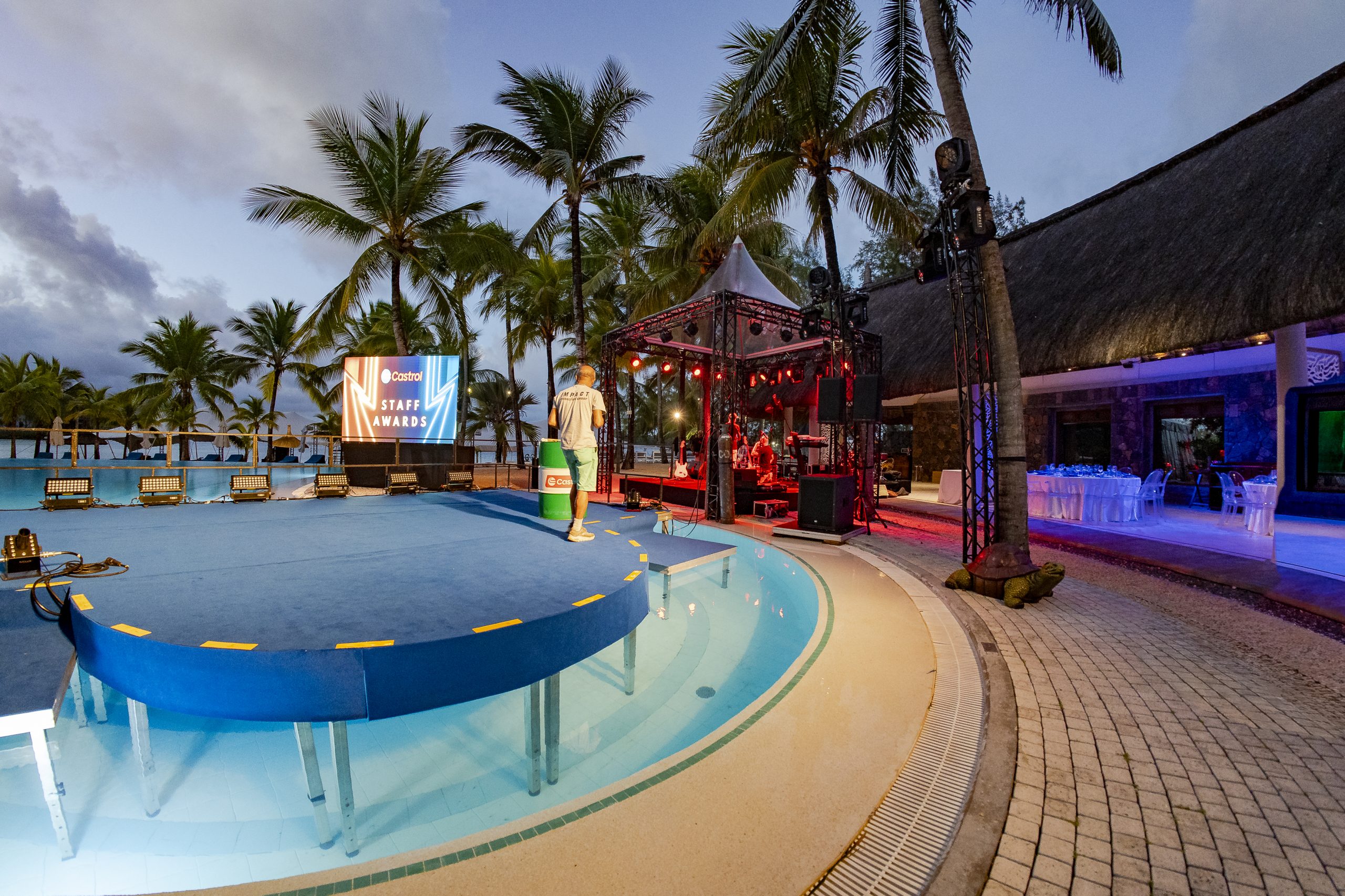 Floating Pool Podium Mauritius:…