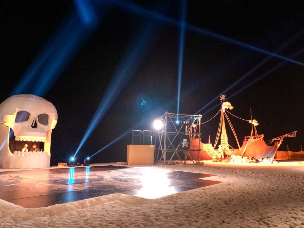 ipg-night-beach-party-skull-stage-design-lighting-pirate-ship-mauritius.jpg